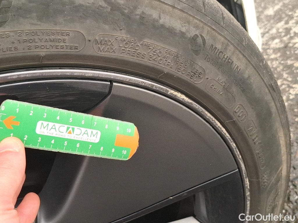  Tesla  Model 3 TESLA  / 2018 / 4P / Berline Propulsion #24