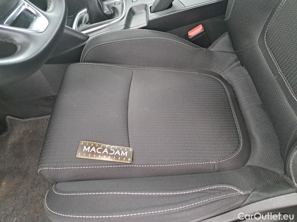  Renault  Megane RENAULT Mégane Société / 2020 / 5P / Berline Air Nav 2P Blue dCi 115 -21N #31