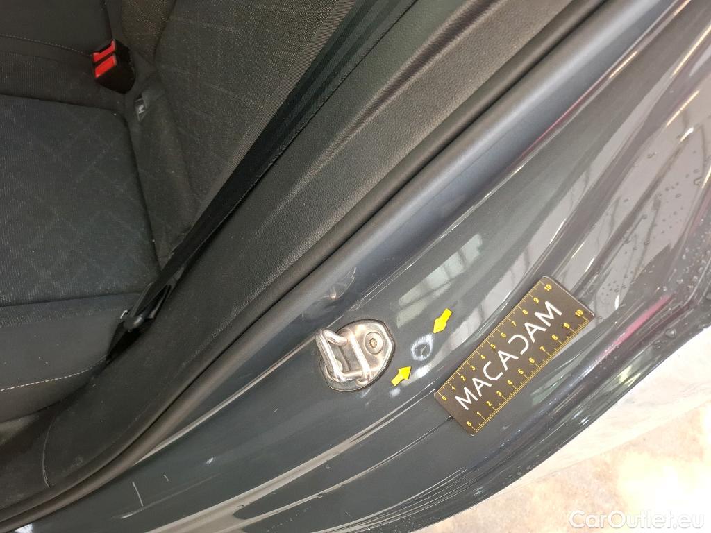  Volkswagen  Golf  VOLKSWAGEN / 2020 / 5P / Berline 1.0 eTSI OPF 110 DSG7 Life Business #15