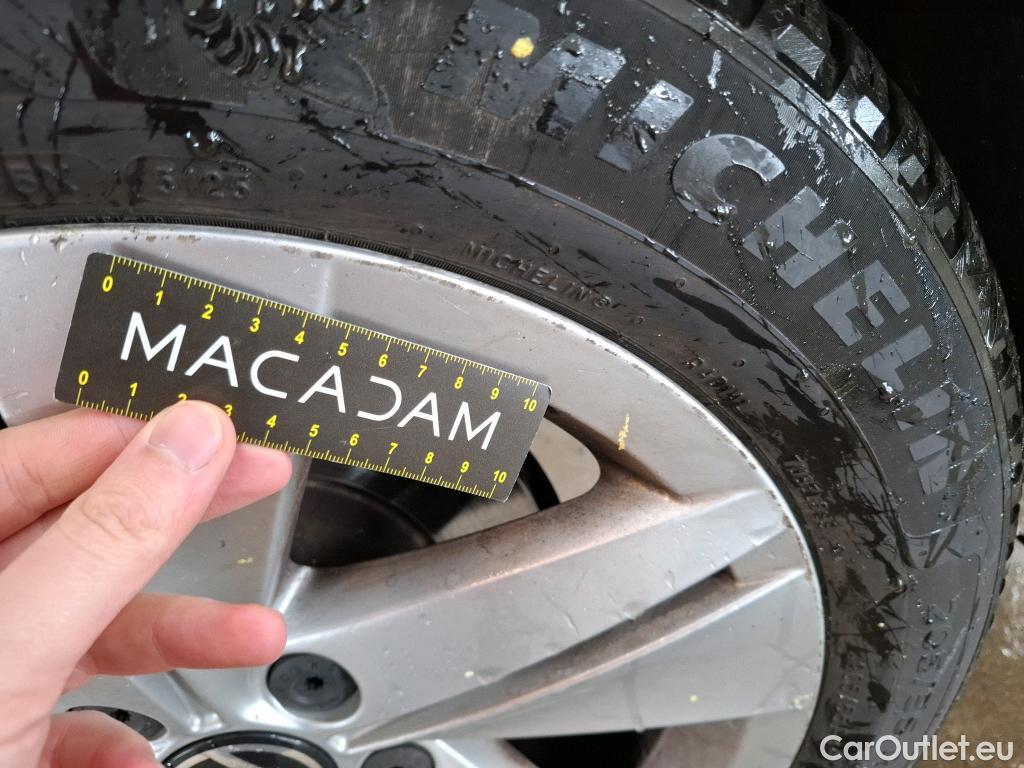  Volkswagen  Golf  VOLKSWAGEN / 2020 / 5P / Berline 1.0 eTSI OPF 110 DSG7 Life Business #8