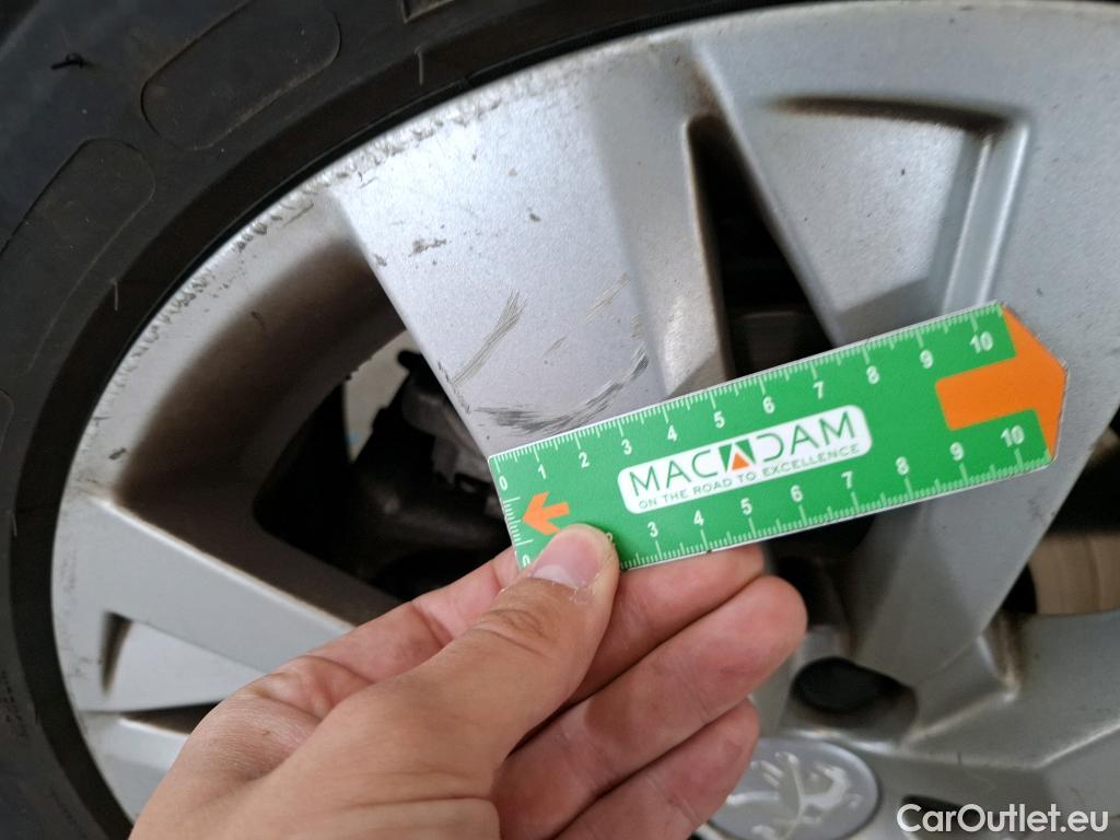  Peugeot  3008  Active Business 1.2 PureTech 130CV BVA8 E6d #33