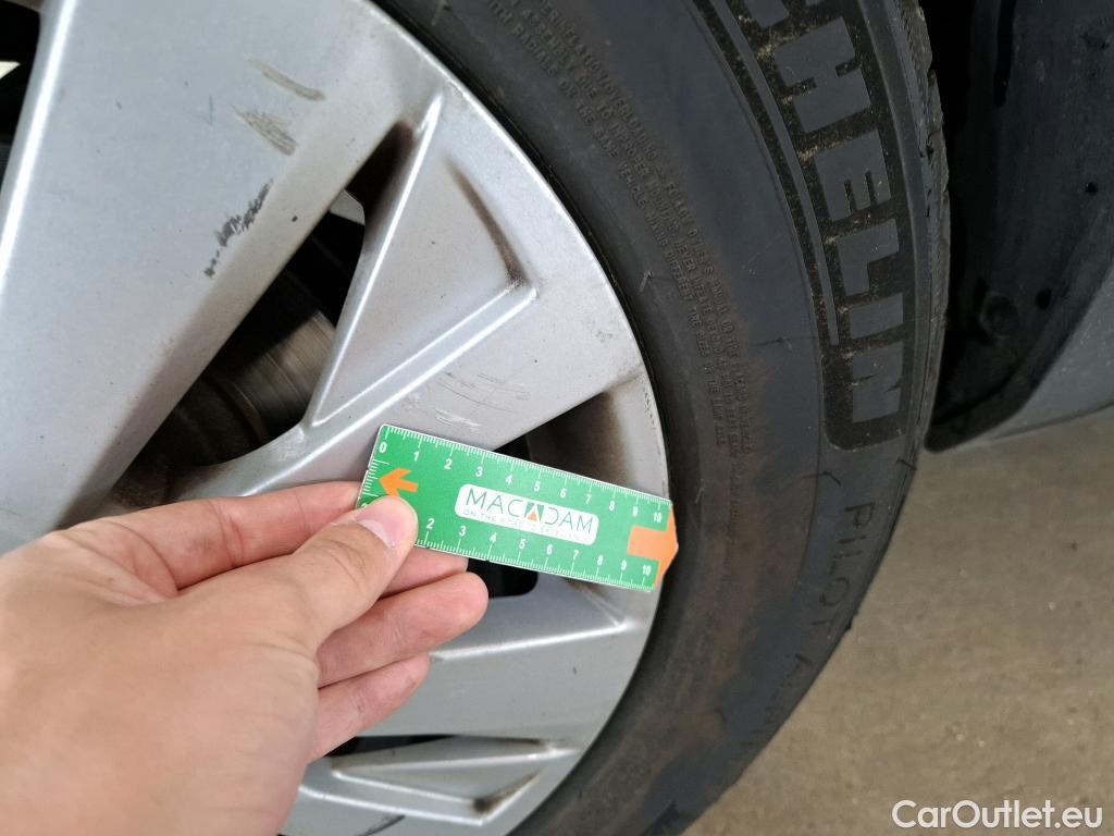  Peugeot  3008  Active Business 1.2 PureTech 130CV BVA8 E6d #36