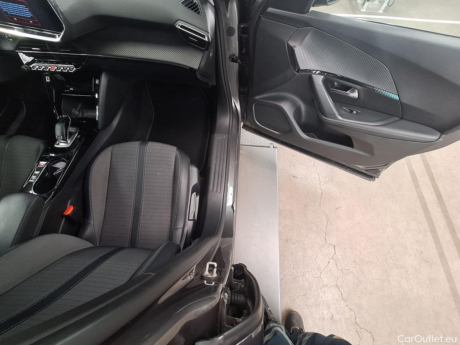  Peugeot  2008 Peugeot,  '19, Peugeot  1.2 Puretech 96kW S&S EAT8 Allure Pac #15