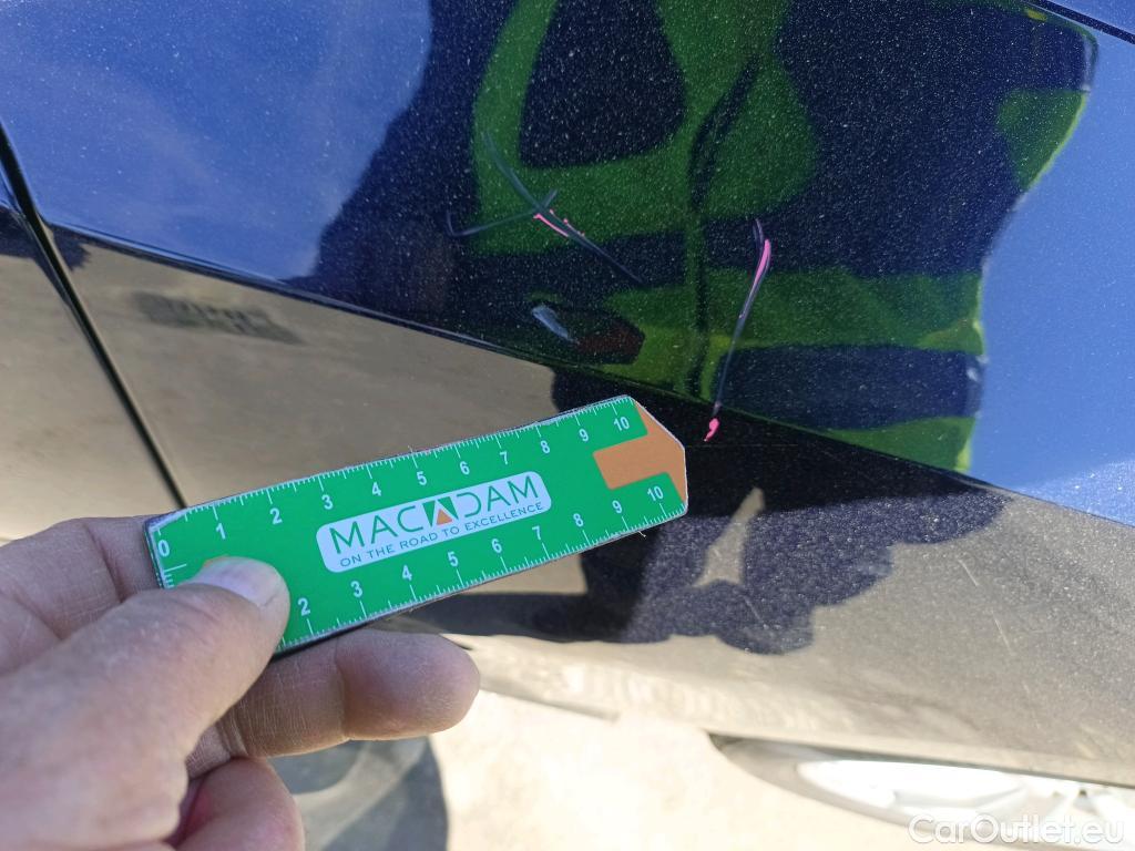  Bmw  Serie 3 BMW  / 2018 / 4P / sedán 318d Auto. #16