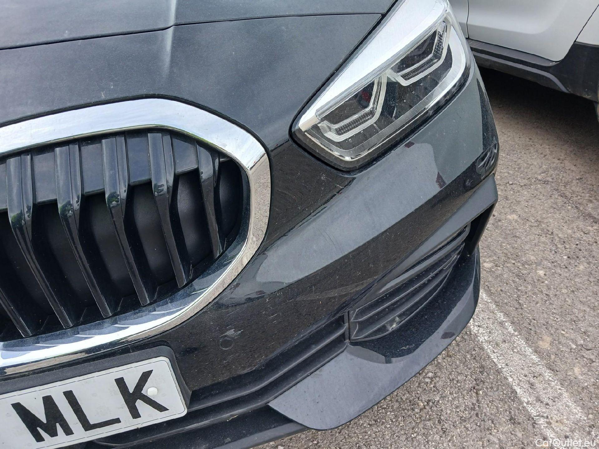  Bmw  Serie 1 BMW  / 2019 / 5P / berlina con portón 120d #1