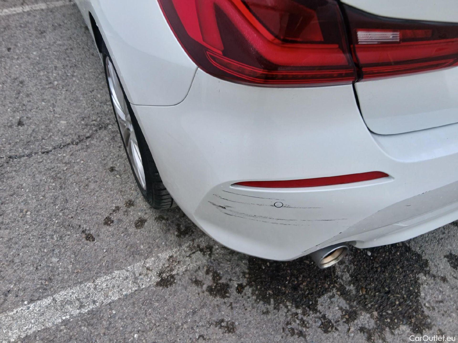  Bmw  Serie 1 BMW  / 2019 / 5P / berlina con portón 118i #18