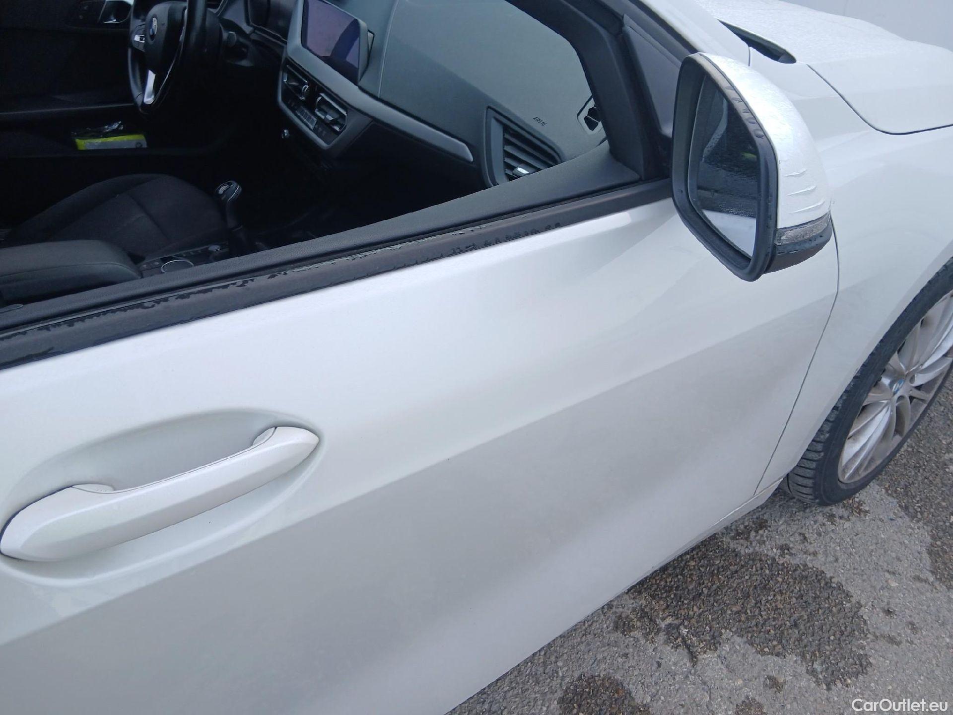  Bmw  Serie 1 BMW  / 2019 / 5P / berlina con portón 118i #25