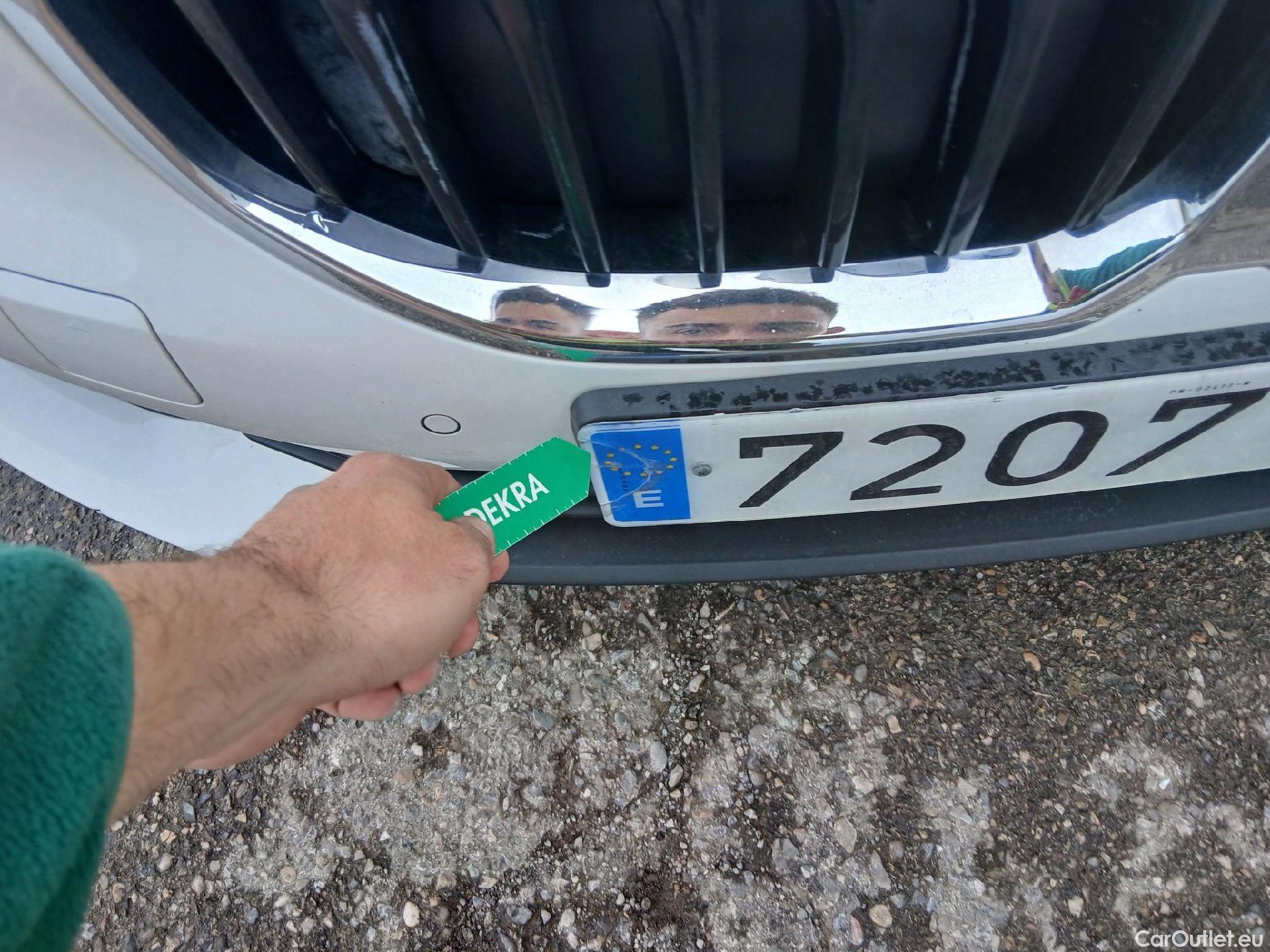  Bmw  Serie 1 BMW  / 2019 / 5P / berlina con portón 118i #2