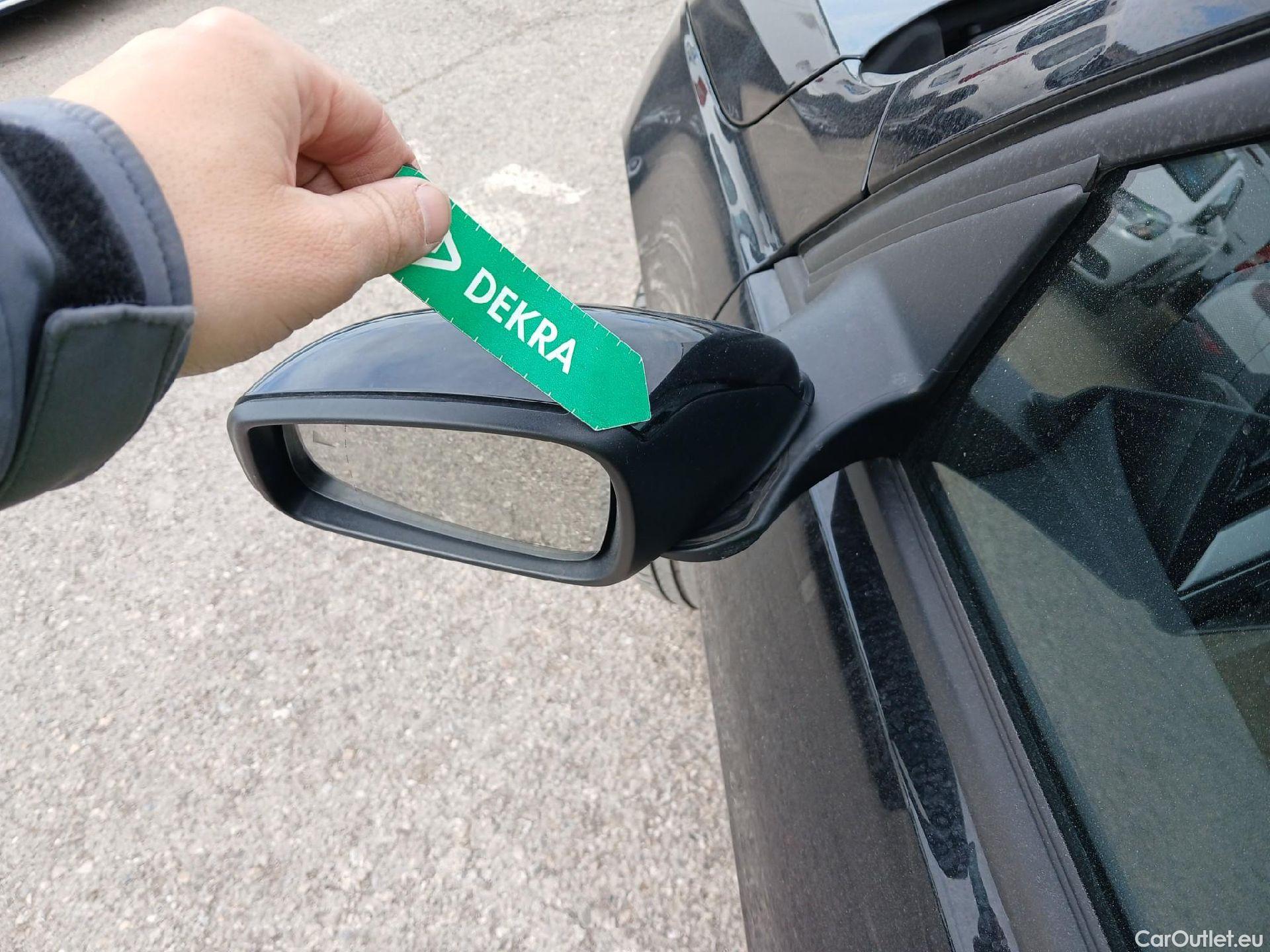  Bmw  Serie 1 BMW  / 2019 / 5P / berlina con portón 120d #20