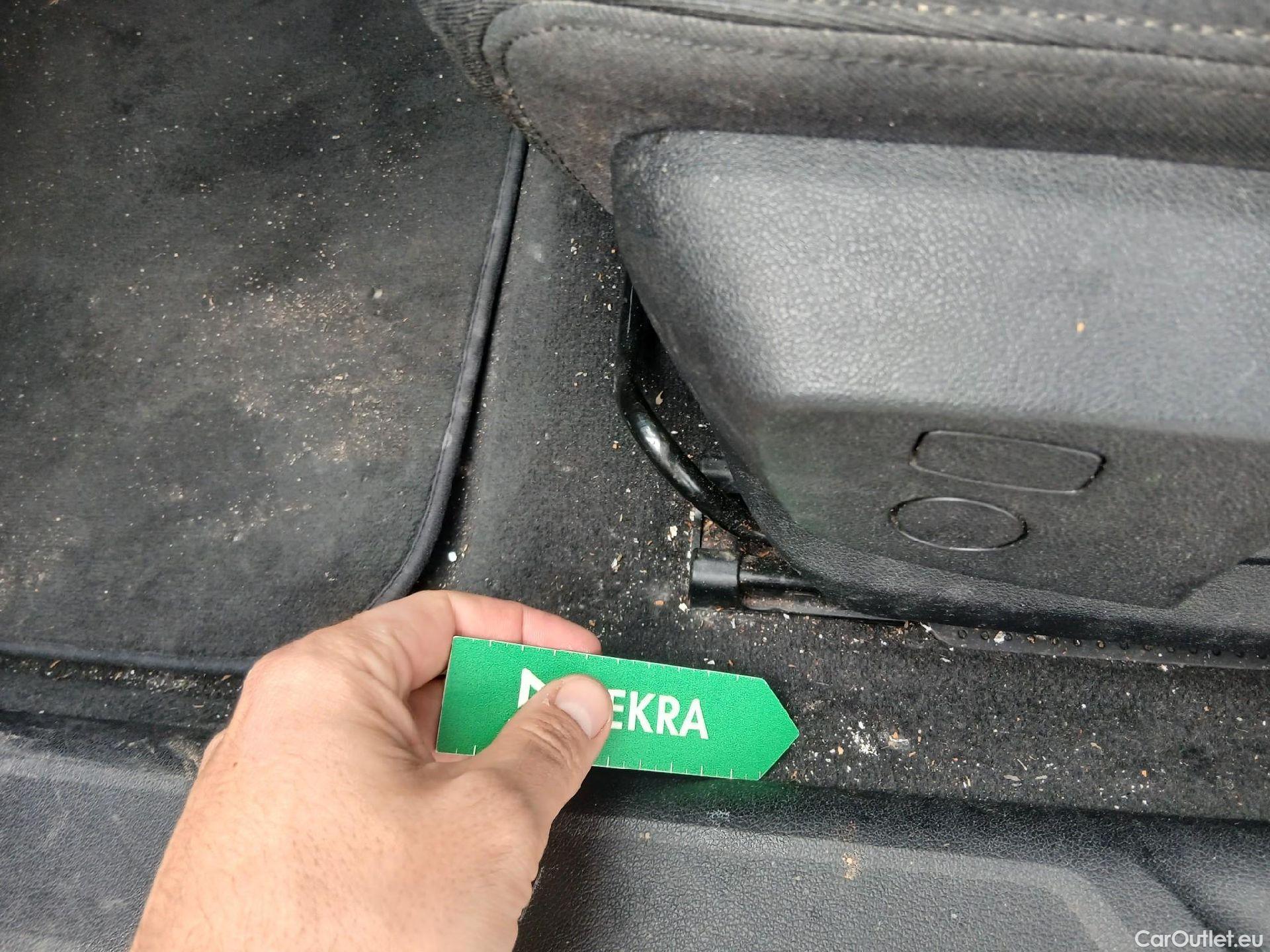  Bmw  Serie 1 BMW  / 2019 / 5P / berlina con portón 118i #42