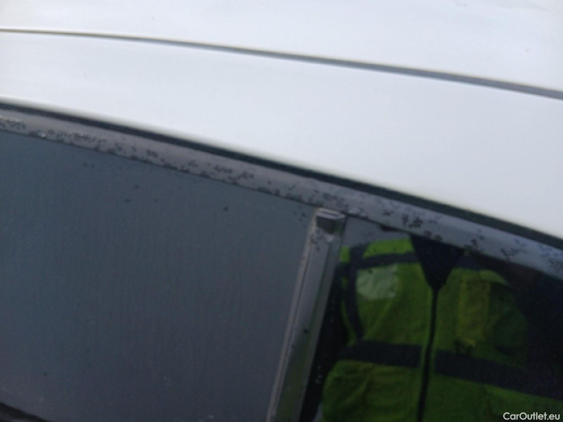  Bmw  Serie 1 BMW  / 2019 / 5P / berlina con portón 118i #39