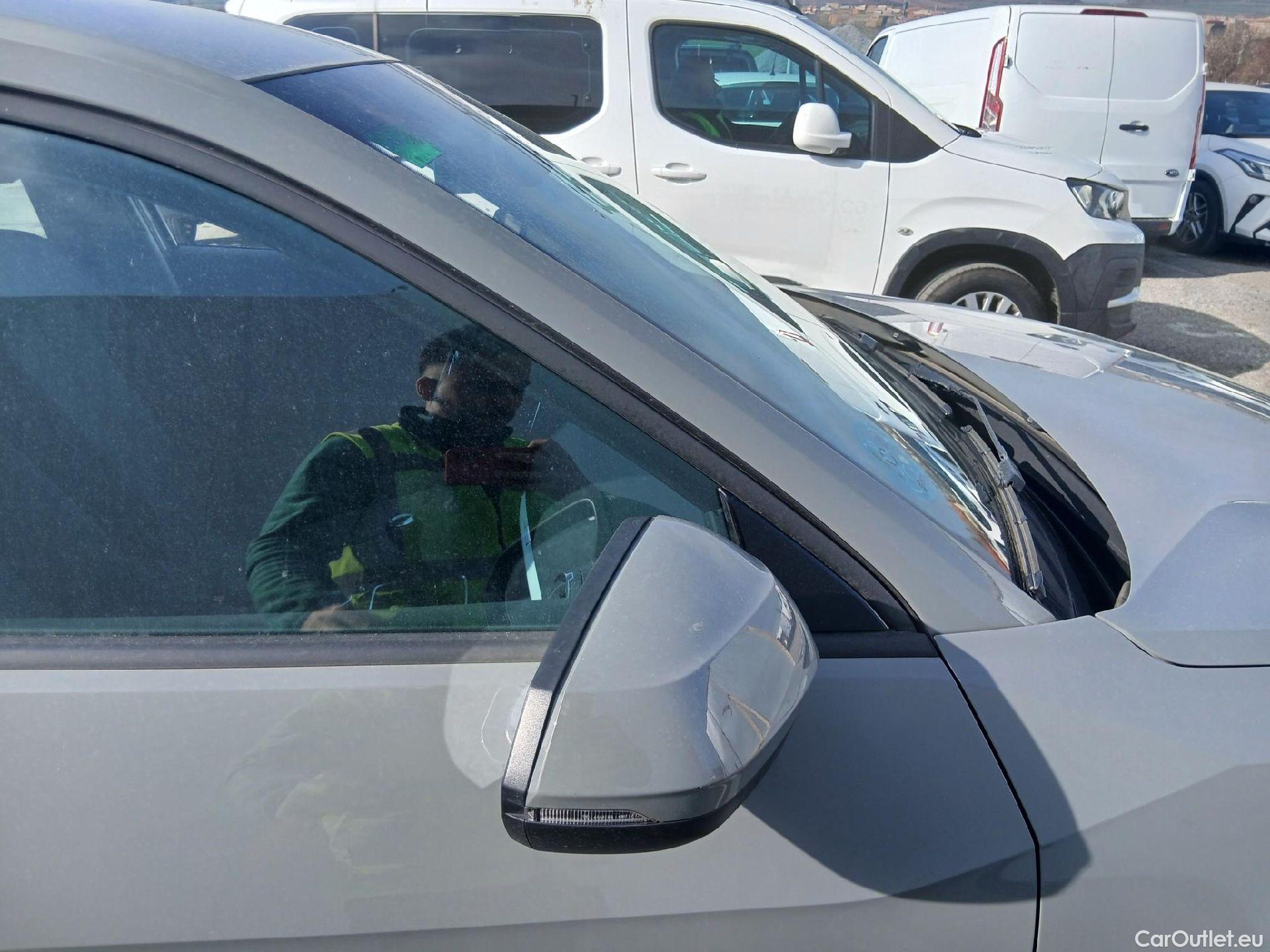  Audi  Q2 AUDI  / 2016 / 5P / todoterreno Design 30 TFSI 85kW (116CV) #23