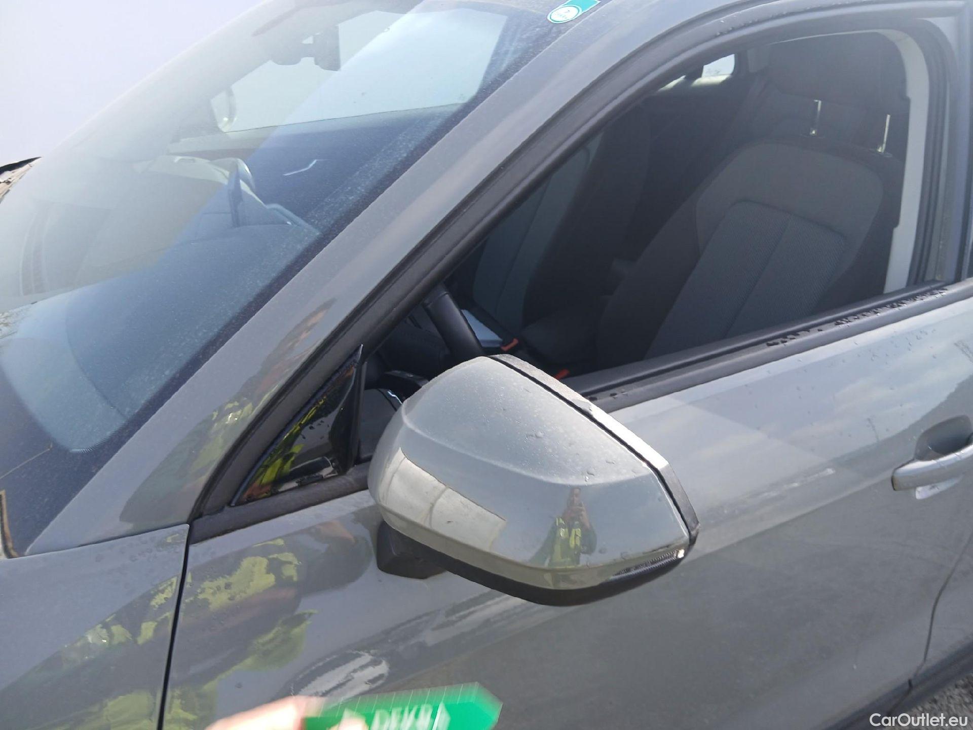  Audi  Q2 AUDI  / 2016 / 5P / todoterreno Design 30 TFSI 85kW (116CV) #10