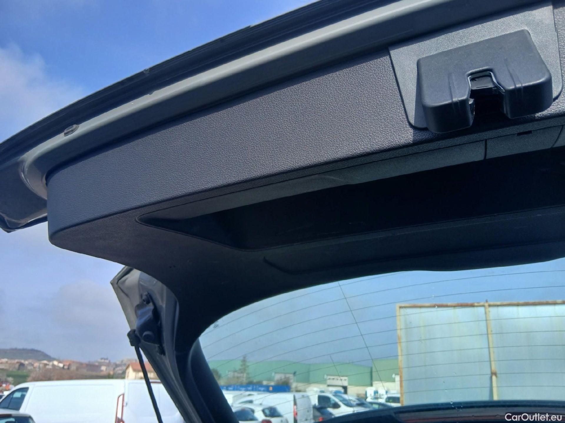  Audi  Q2 AUDI  / 2016 / 5P / todoterreno Design 30 TFSI 85kW (116CV) #26