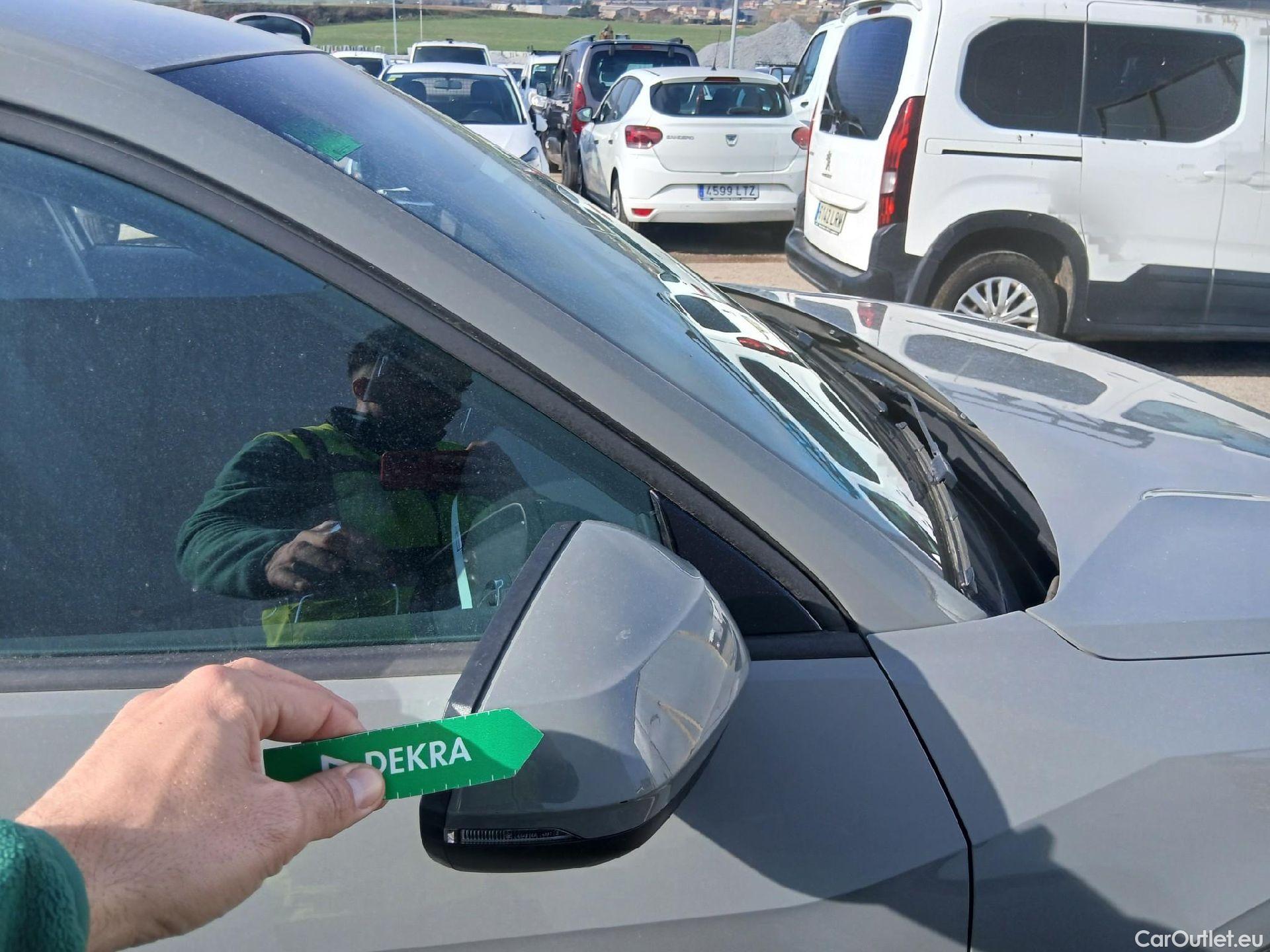  Audi  Q2 AUDI  / 2016 / 5P / todoterreno Design 30 TFSI 85kW (116CV) #24