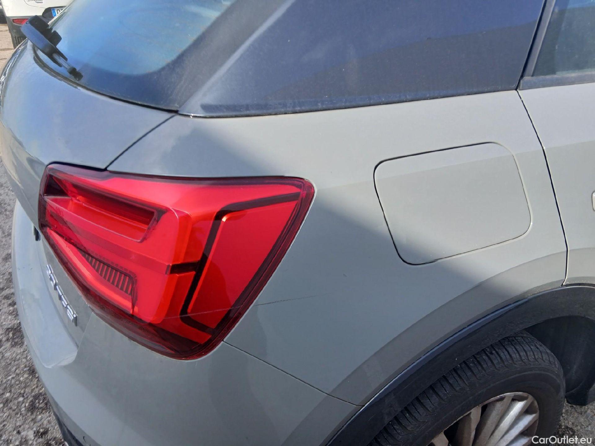  Audi  Q2 AUDI  / 2016 / 5P / todoterreno Design 30 TFSI 85kW (116CV) #17