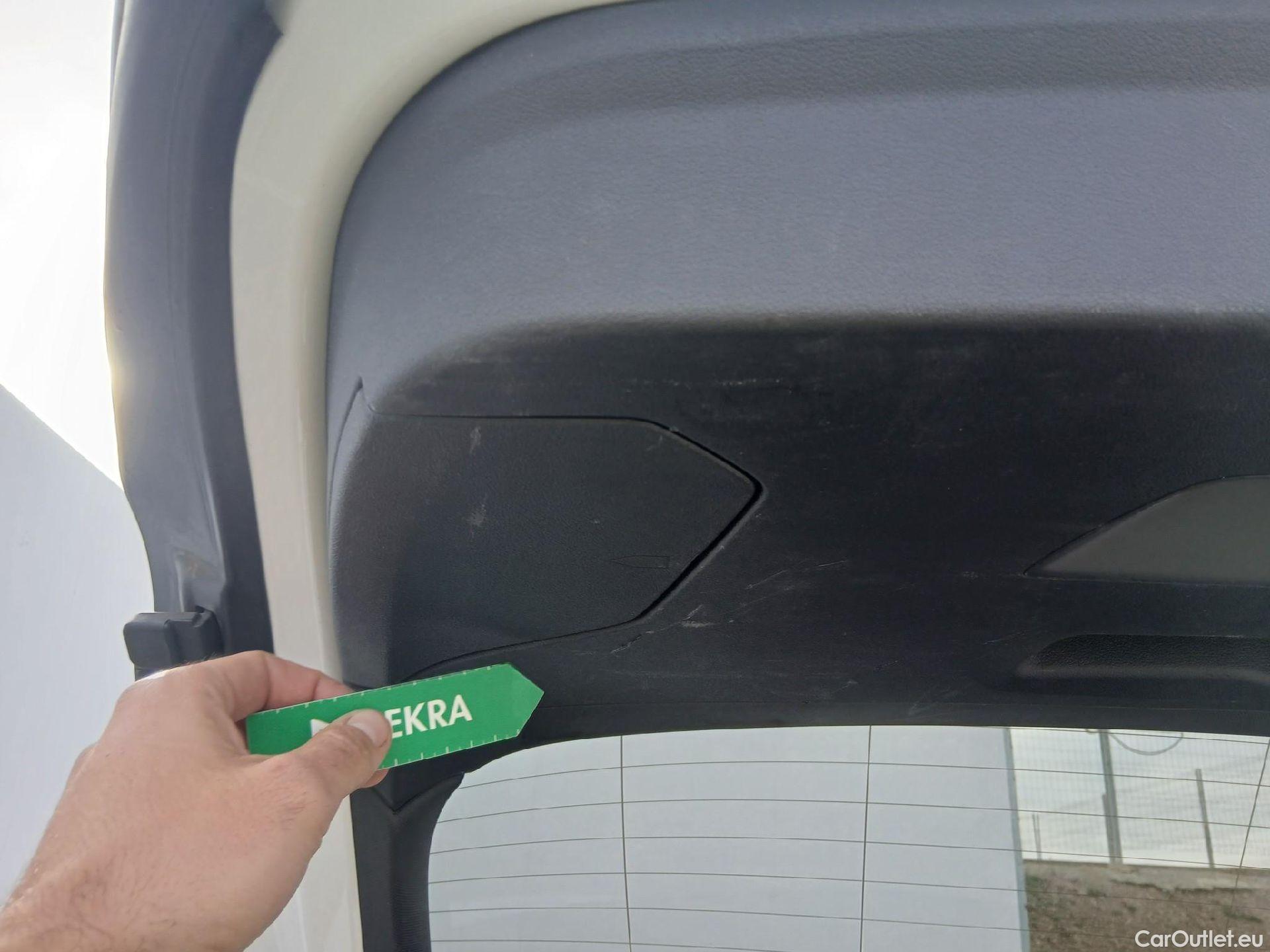  Bmw  Serie 1 BMW  / 2019 / 5P / berlina con portón 118i #37