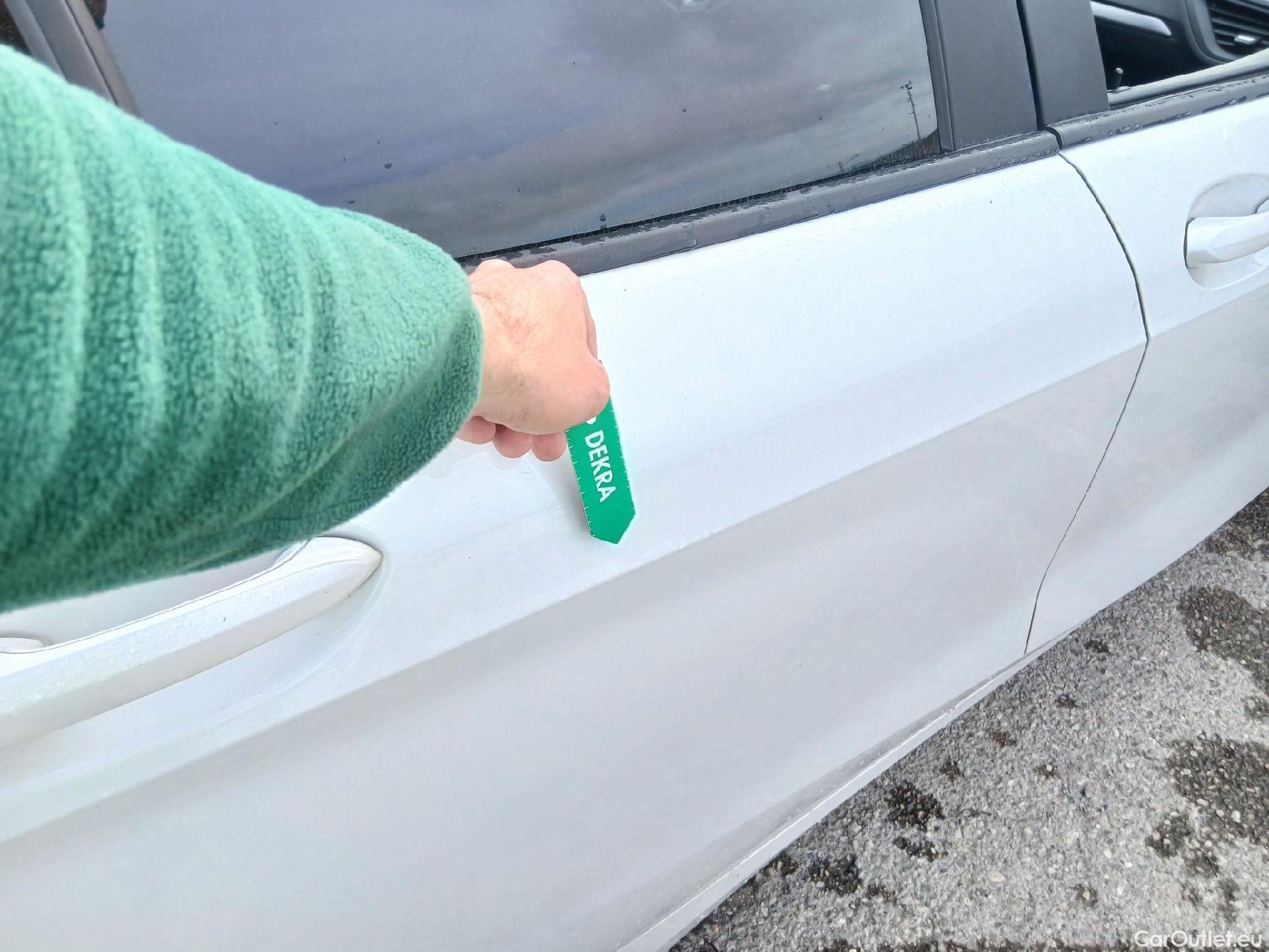  Bmw  Serie 1 BMW  / 2019 / 5P / berlina con portón 118i #23