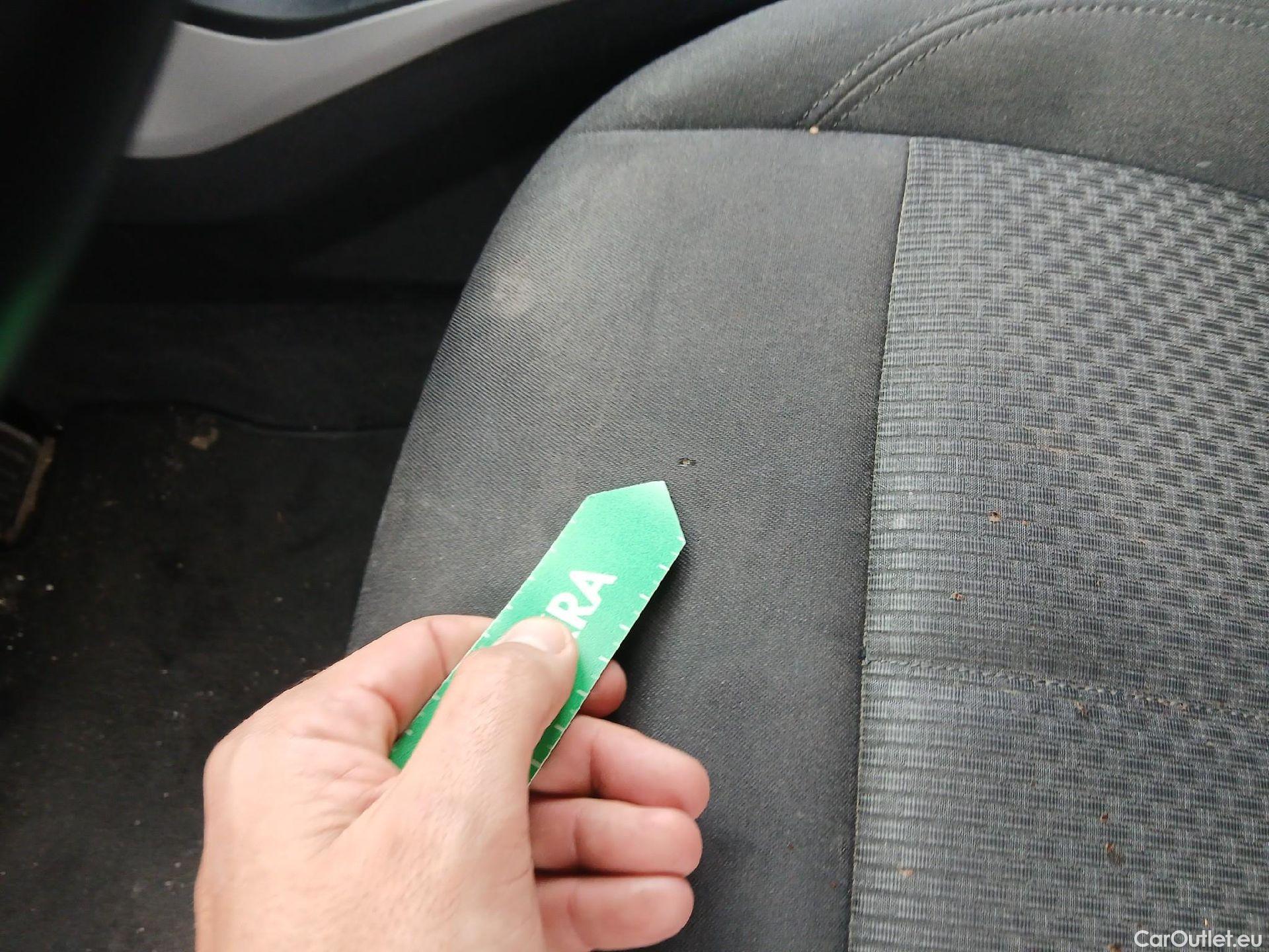  Bmw  Serie 1 BMW  / 2019 / 5P / berlina con portón 118i #43