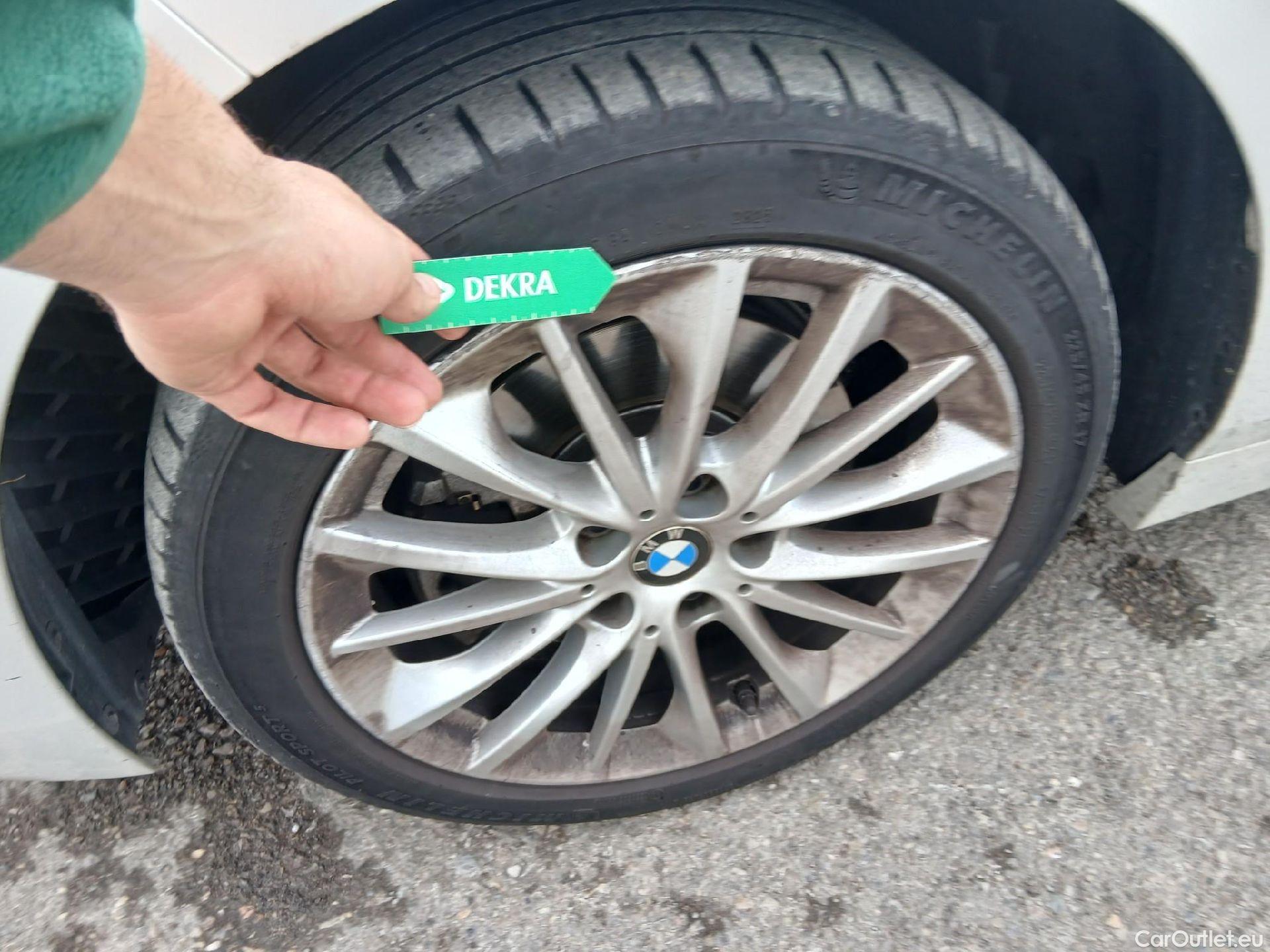  Bmw  Serie 1 BMW  / 2019 / 5P / berlina con portón 118i #8