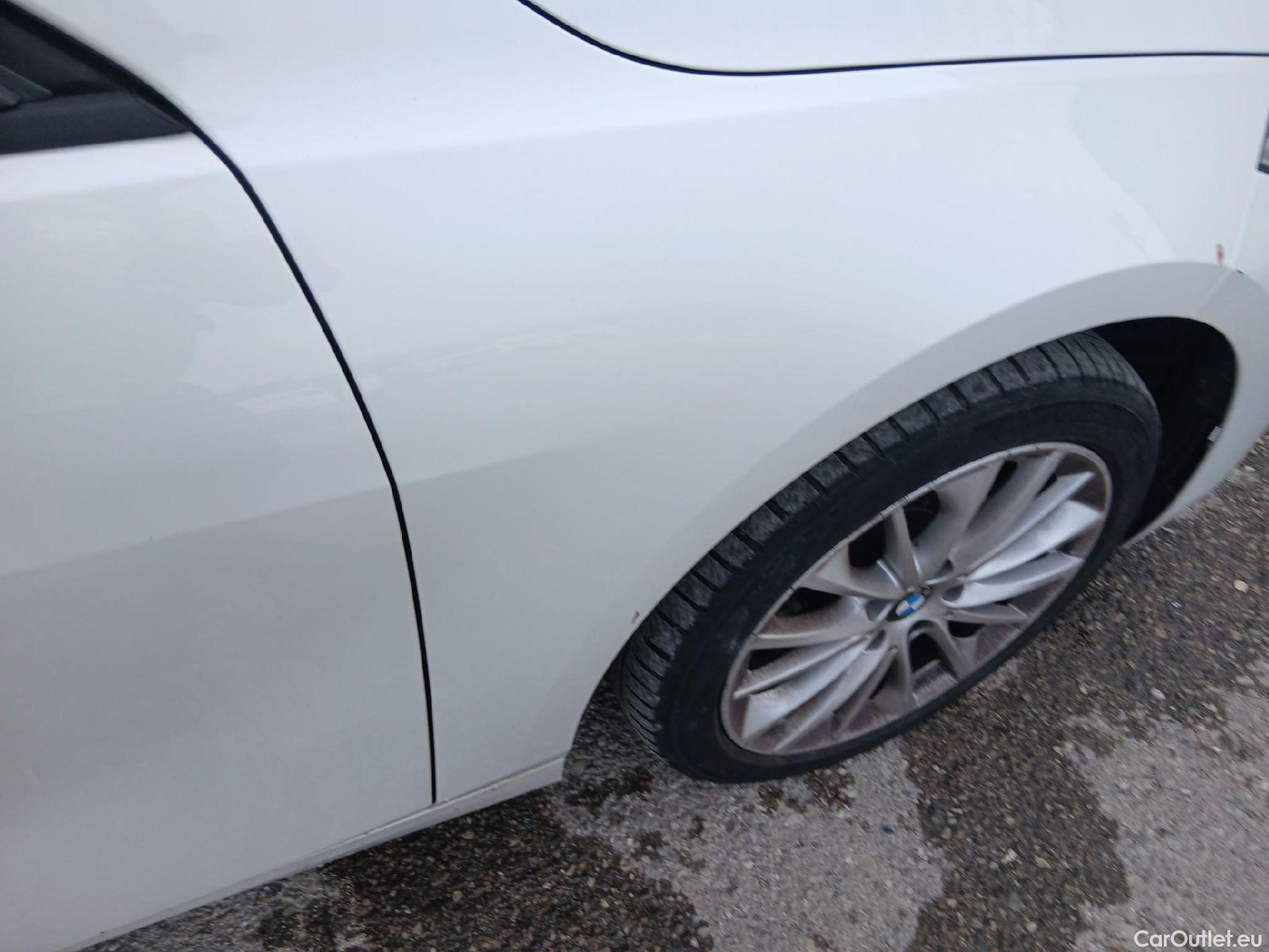  Bmw  Serie 1 BMW  / 2019 / 5P / berlina con portón 118i #28