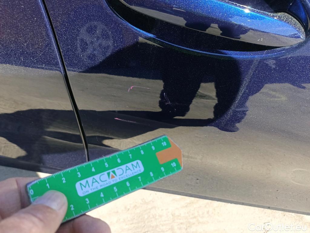  Bmw  Serie 3 BMW  / 2018 / 4P / sedán 318d Auto. #22