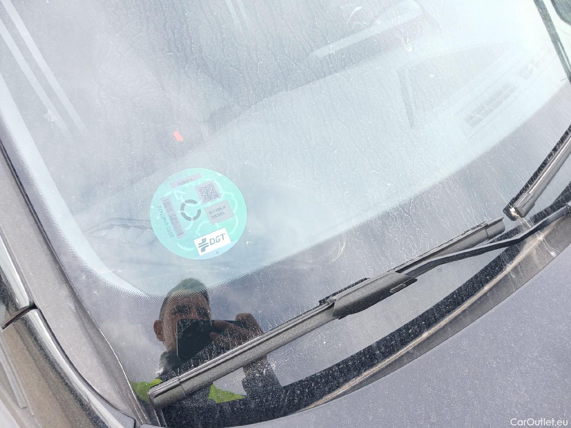  Bmw  Serie 1 BMW  / 2019 / 5P / berlina con portón 120d #15