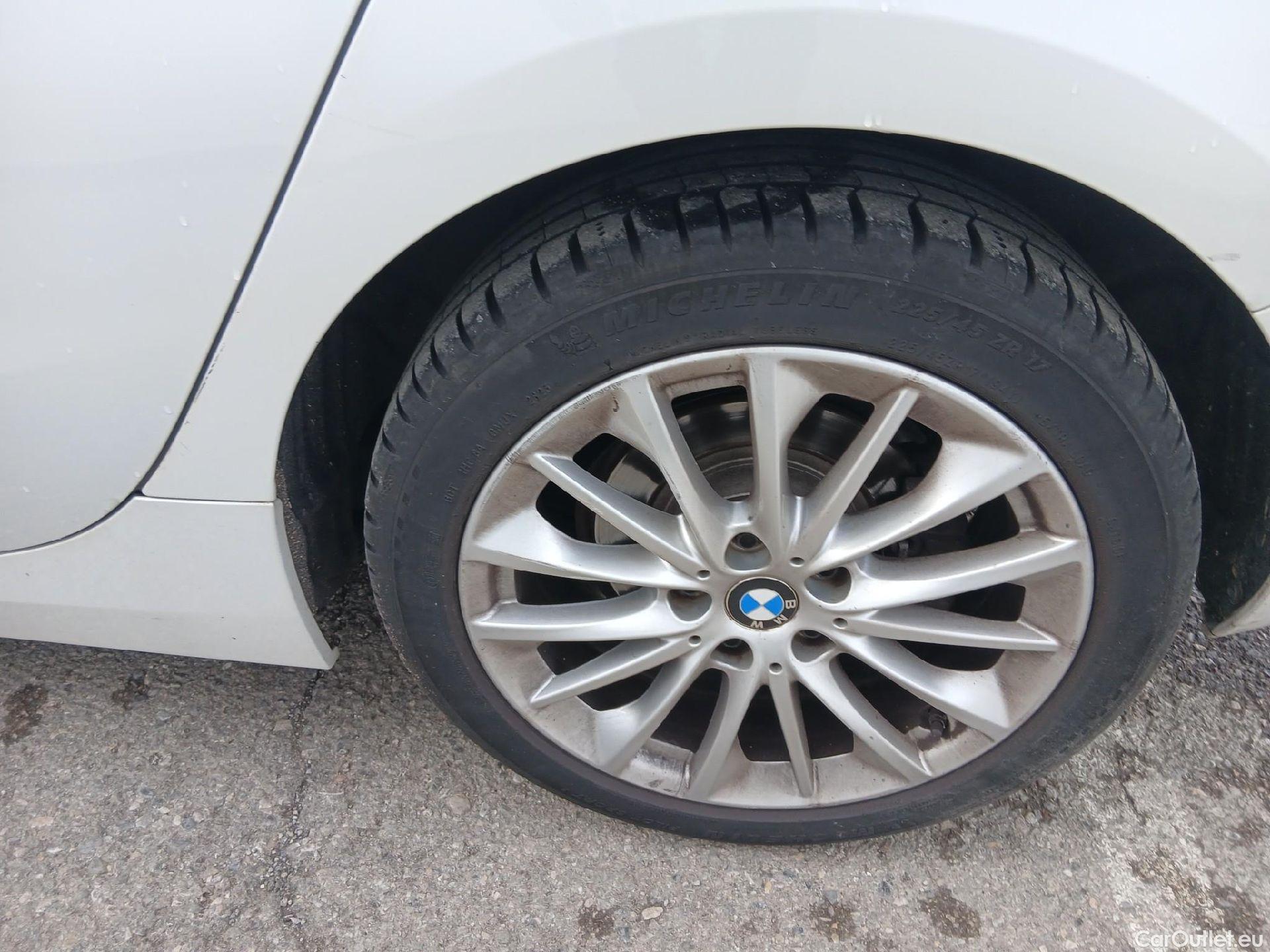  Bmw  Serie 1 BMW  / 2019 / 5P / berlina con portón 118i #16