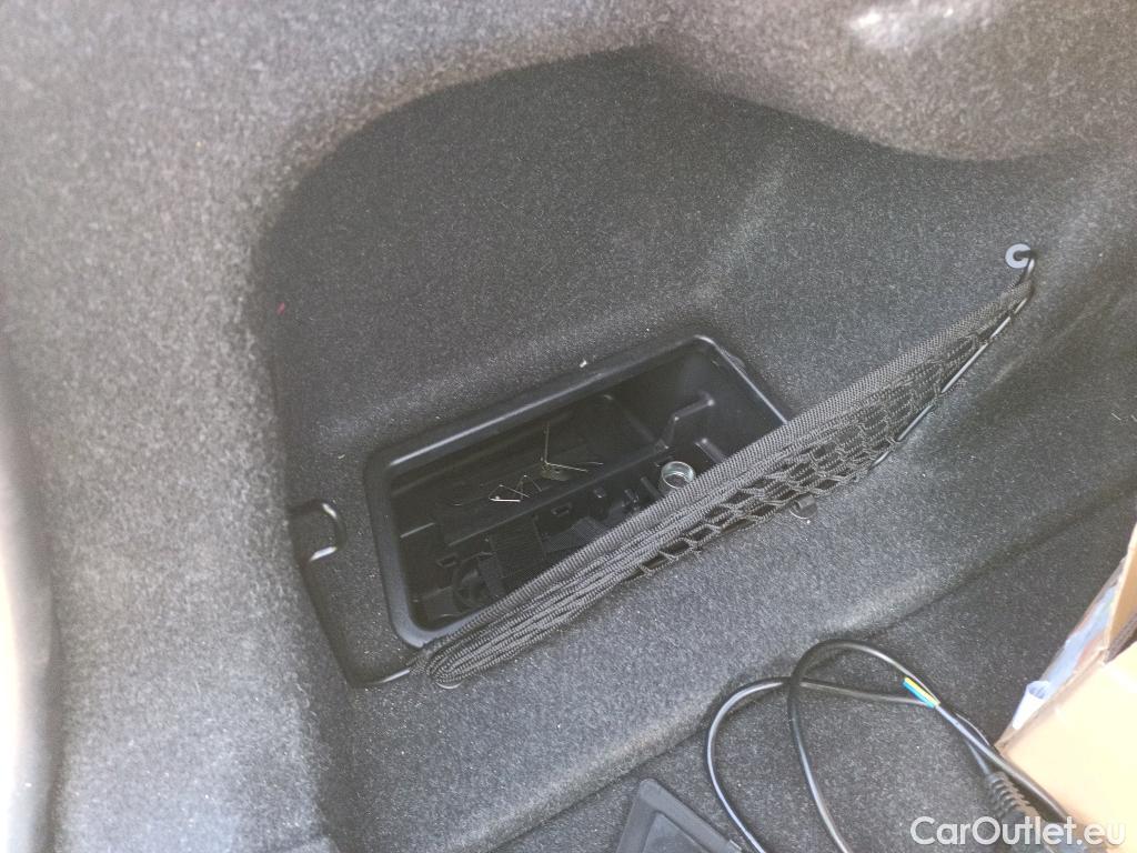  Bmw  Serie 3 BMW  / 2018 / 4P / sedán 318d Auto. #1