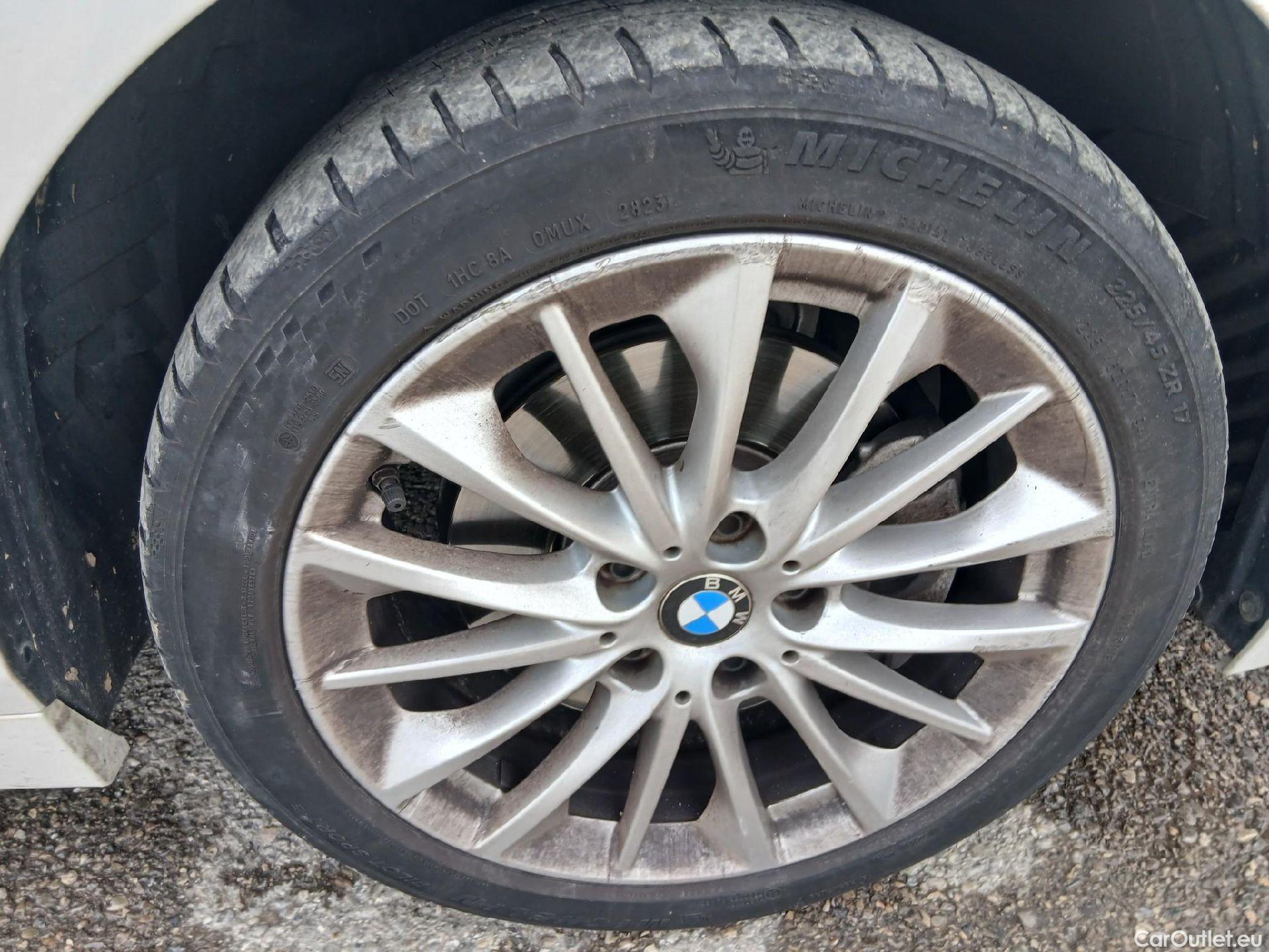  Bmw  Serie 1 BMW  / 2019 / 5P / berlina con portón 118i #30