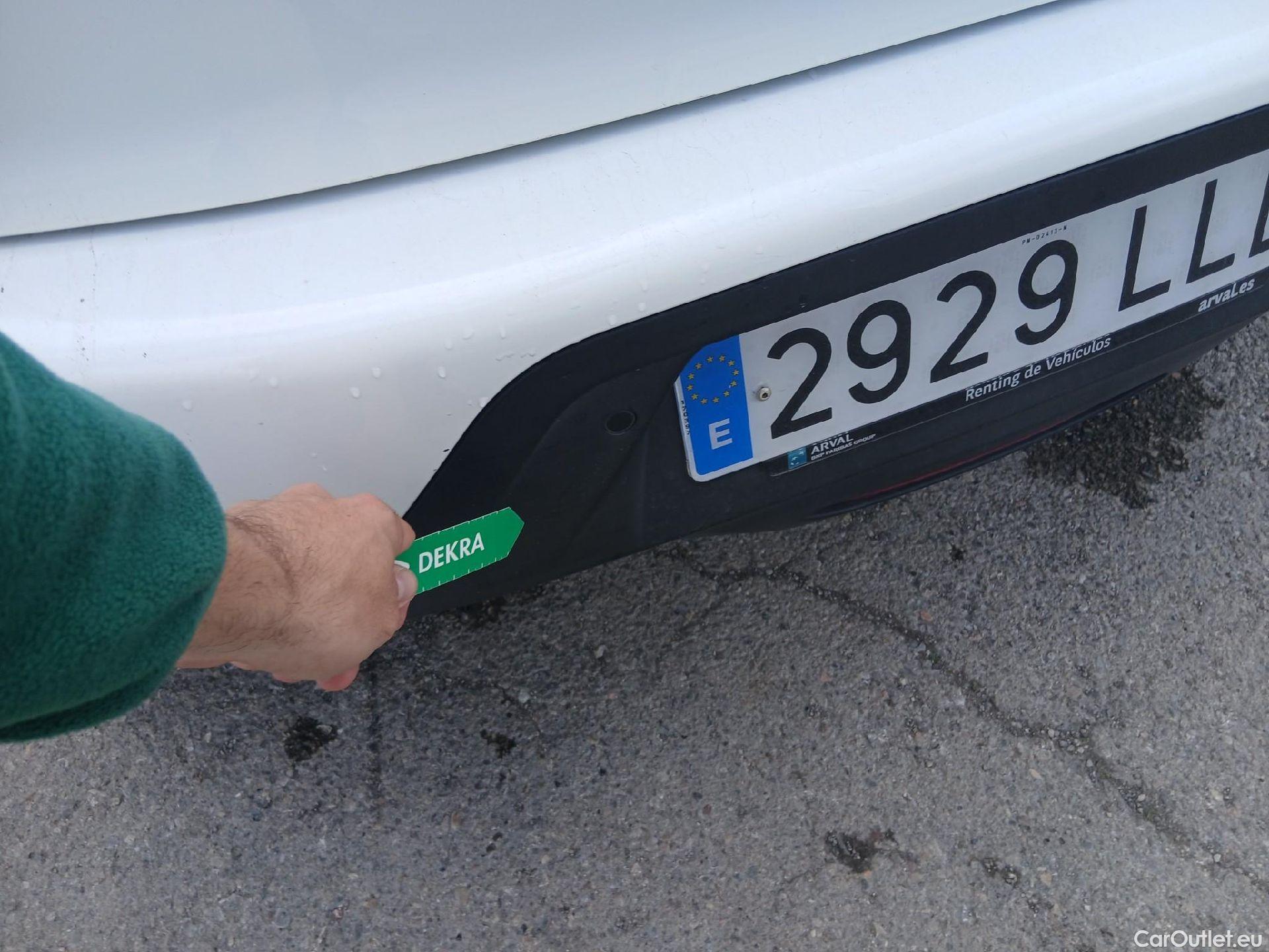  Citroen  DS3 DS DS 3 Crossback / 2018 / 5P / todoterreno PureTech 73 kW Manual SO CHIC #4