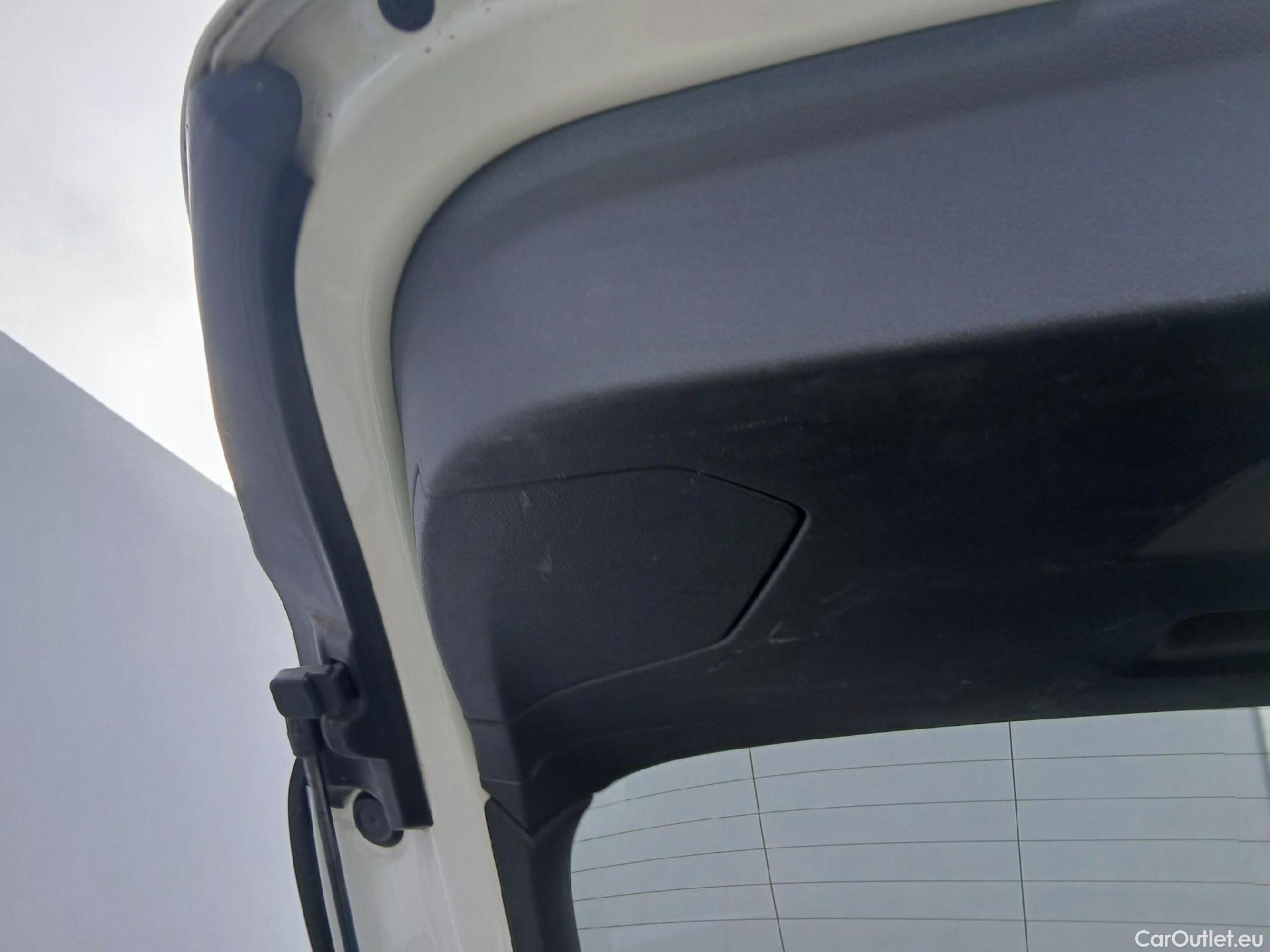  Bmw  Serie 1 BMW  / 2019 / 5P / berlina con portón 118i #38