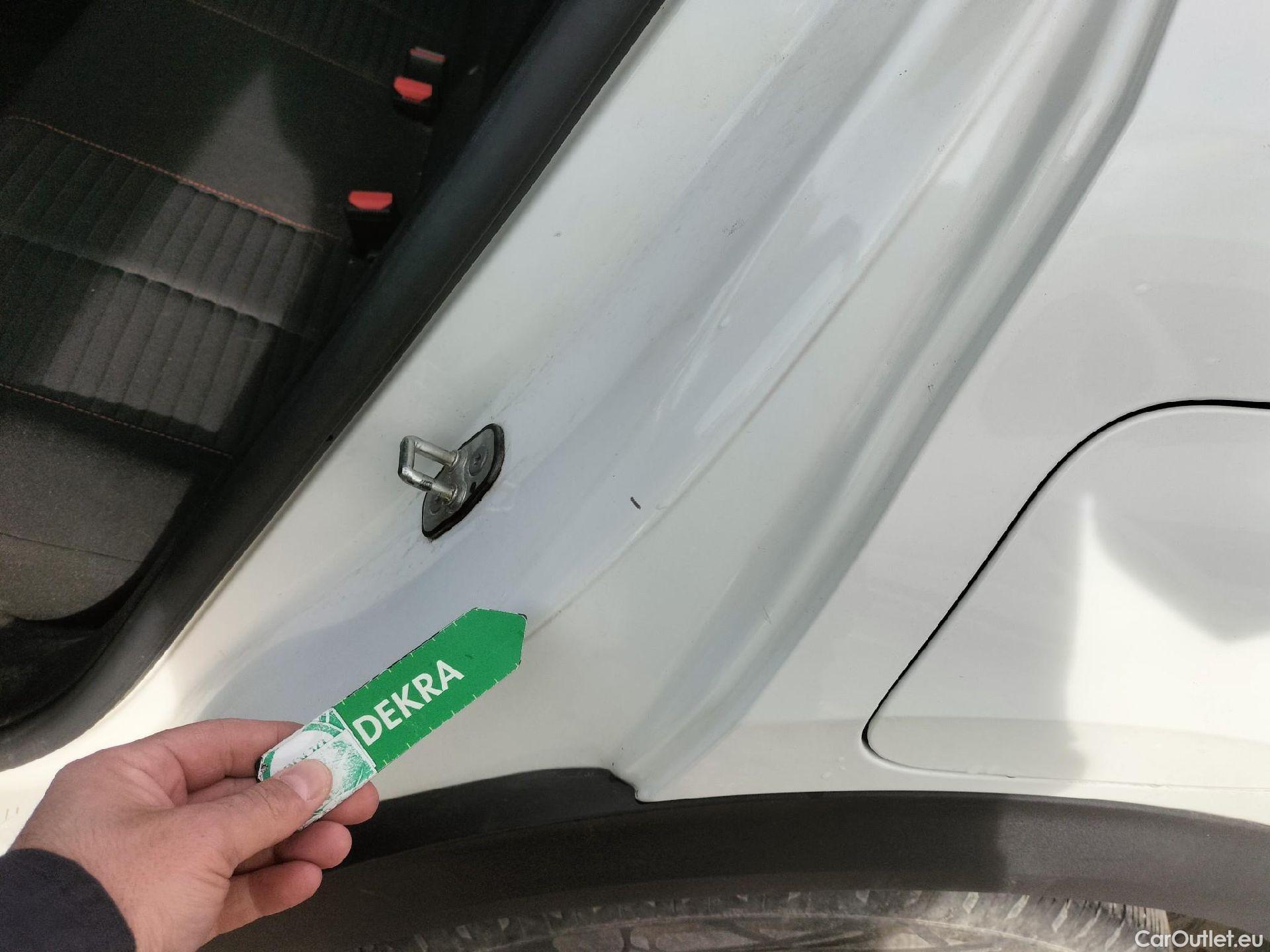  Peugeot  2008 PEUGEOT  / 2019 / 5P / todoterreno Active Puretech 100 S&S BVM6 #15