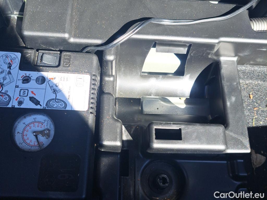  Mercedes  GLA MERCEDES-BENZ  / 2020 / 5P / todoterreno  200 D (AC) #29