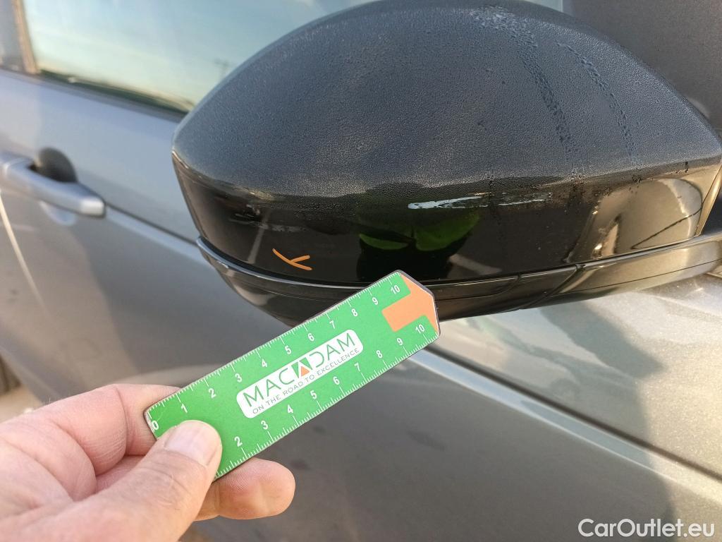  Land Rover  Discovery LAND ROVER  Sport / 2019 / 5P / todoterreno 1.5 I3 PHEV 309PS AWD Aut R-Dynamic Base #23