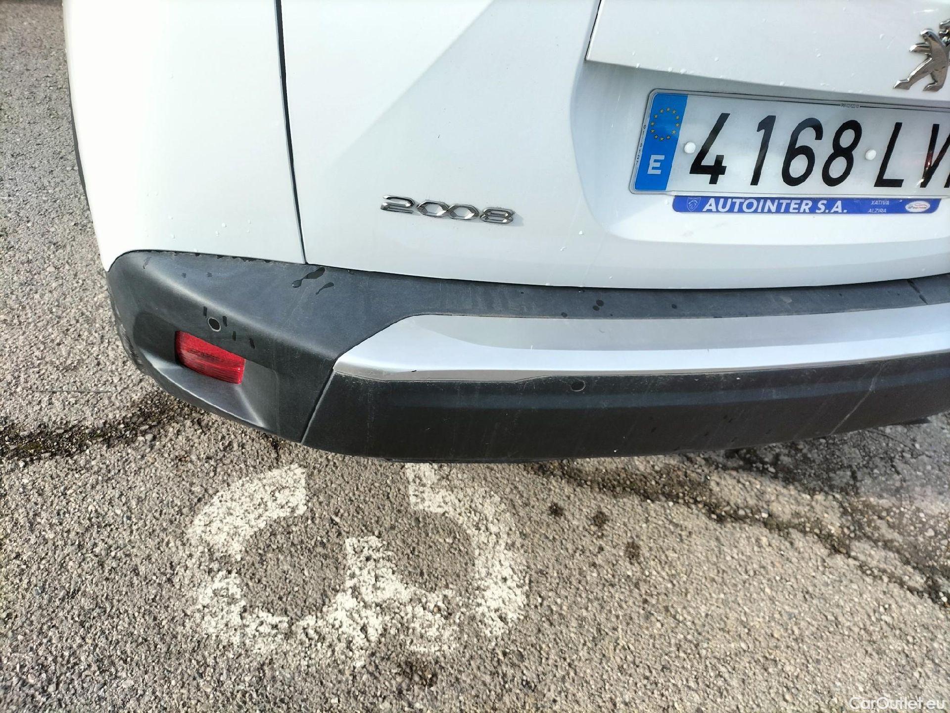  Peugeot  2008 PEUGEOT  / 2019 / 5P / todoterreno Active Puretech 100 S&S BVM6 #22