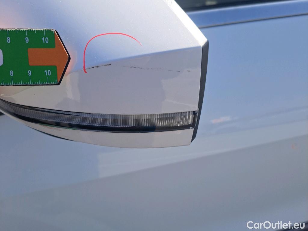  KIA  Sportage KIA  / 2022 / 5P / todoterreno 1.6 T-GDi HEV 171kW (230CV) Drive 4X2 #40