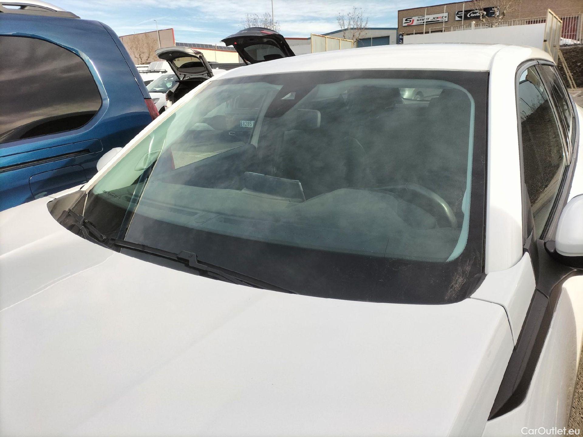  Peugeot  2008 PEUGEOT  / 2019 / 5P / todoterreno Active Puretech 100 S&S BVM6 #5