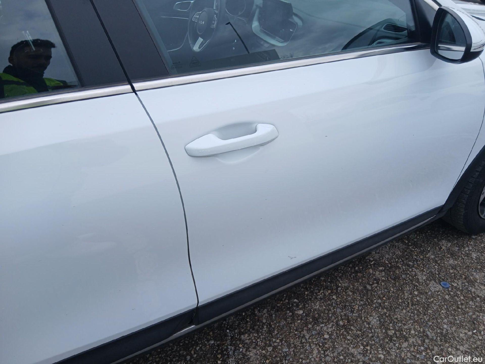  KIA  XCeed KIA  / 2019 / 5P / todoterreno 1.0 T-GDi Drive 88kW (120CV) #18