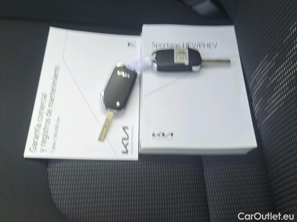  KIA  Sportage KIA  / 2022 / 5P / todoterreno 1.6 T-GDi HEV 171kW (230CV) Drive 4X2 #11