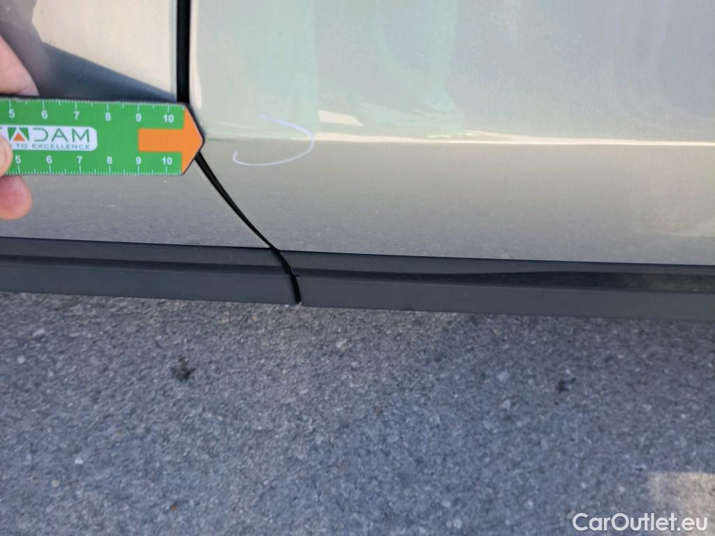  Mercedes  GLA MERCEDES-BENZ  / 2020 / 5P / todoterreno  200 D (AC) #25