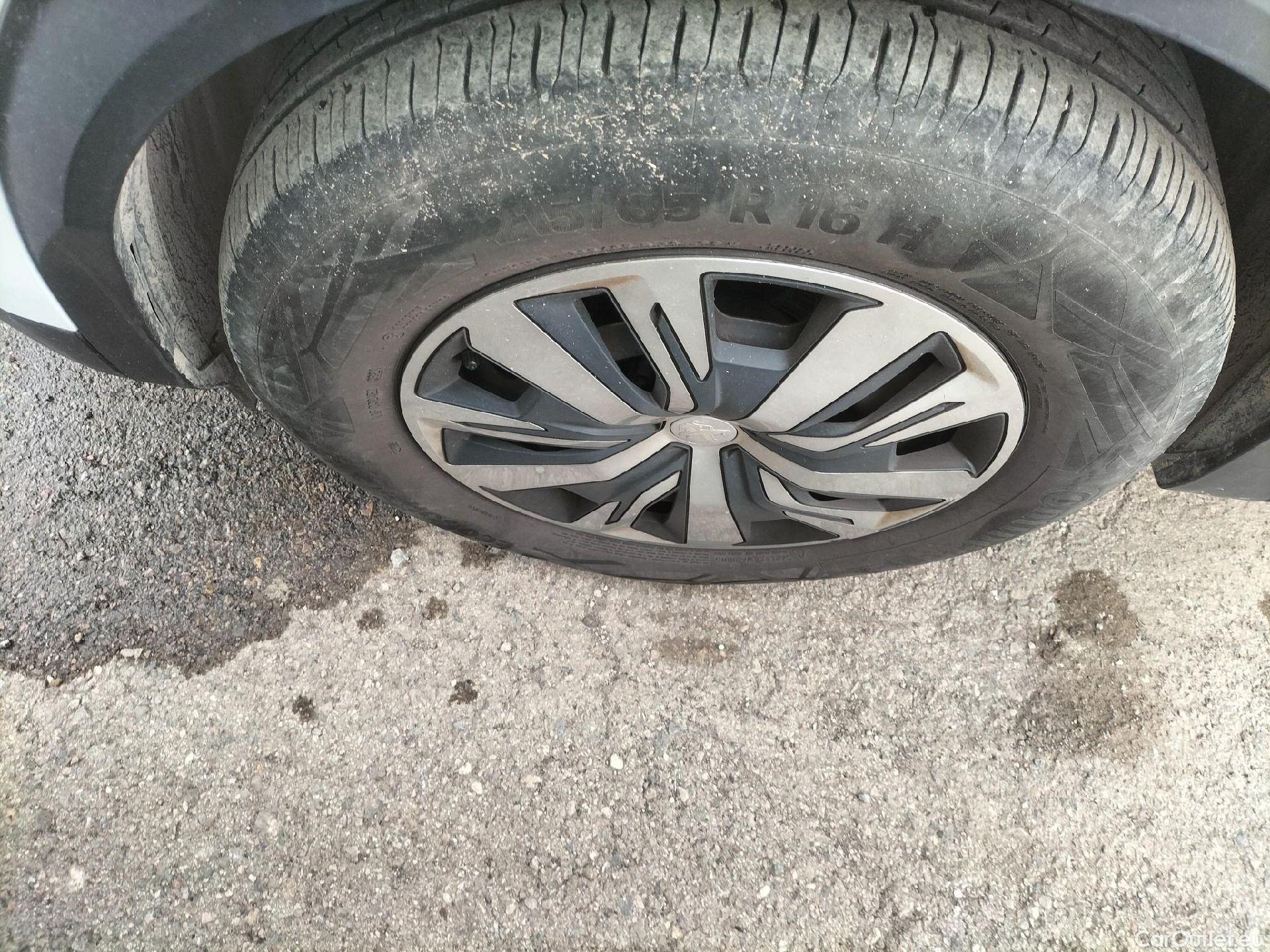  Peugeot  2008 PEUGEOT  / 2019 / 5P / todoterreno Active Puretech 100 S&S BVM6 #7