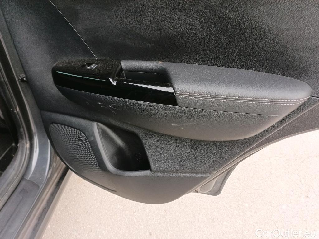  KIA  Sportage KIA  1.6MHEV Drive 100kW(136CV) 4x2(Crist Tintados) #27