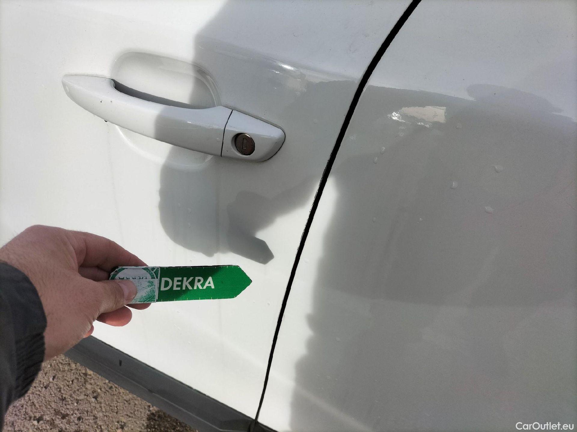  Peugeot  2008 PEUGEOT  / 2019 / 5P / todoterreno Active Puretech 100 S&S BVM6 #11