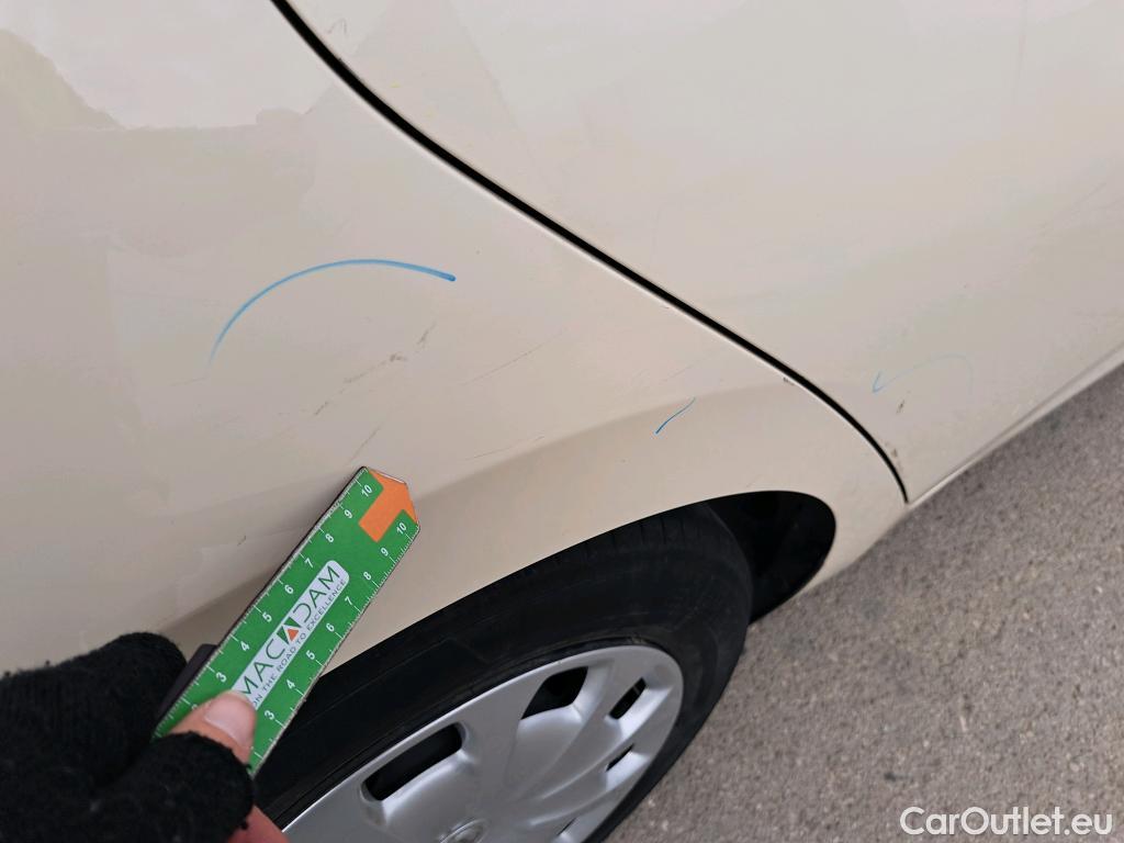  Nissan  Micra NISSAN  / 2017 / 5P / berlina con portón IG-T 68 kW (92 CV) E6D-F Acenta Sprint #25