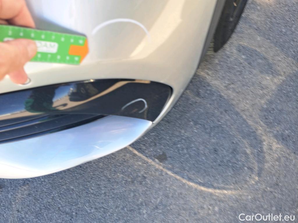  Mercedes  GLA MERCEDES-BENZ  / 2020 / 5P / todoterreno  200 D (AC) #36