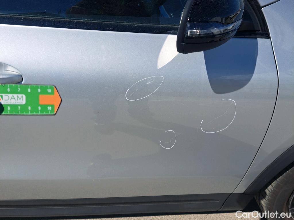  Mercedes  GLA MERCEDES-BENZ  / 2020 / 5P / todoterreno  200 D (AC) #16