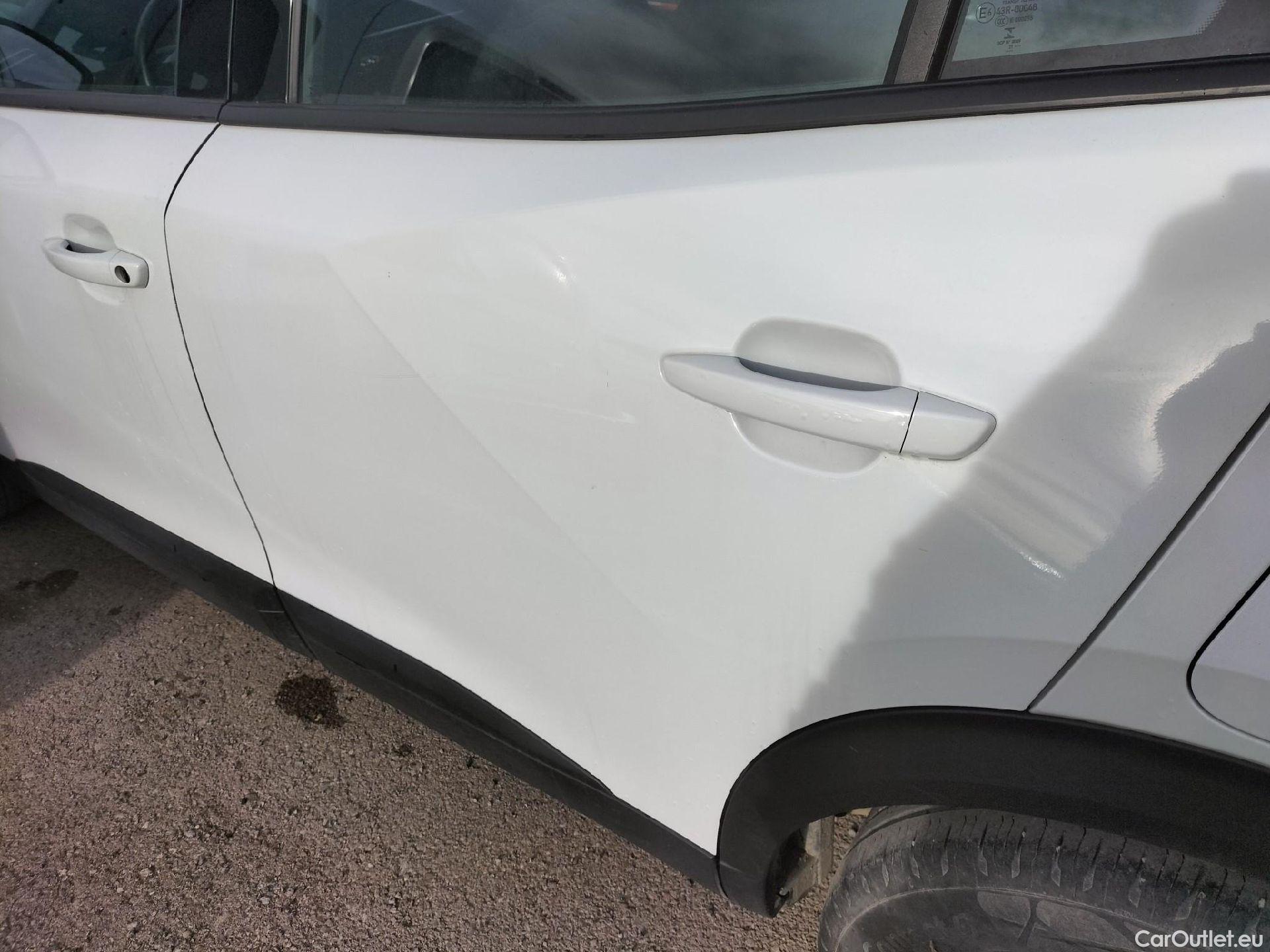  Peugeot  2008 PEUGEOT  / 2019 / 5P / todoterreno Active Puretech 100 S&S BVM6 #13