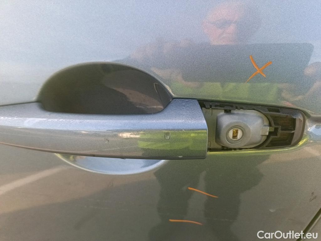  Land Rover  Discovery LAND ROVER  Sport / 2019 / 5P / todoterreno 1.5 I3 PHEV 309PS AWD Aut R-Dynamic Base #21