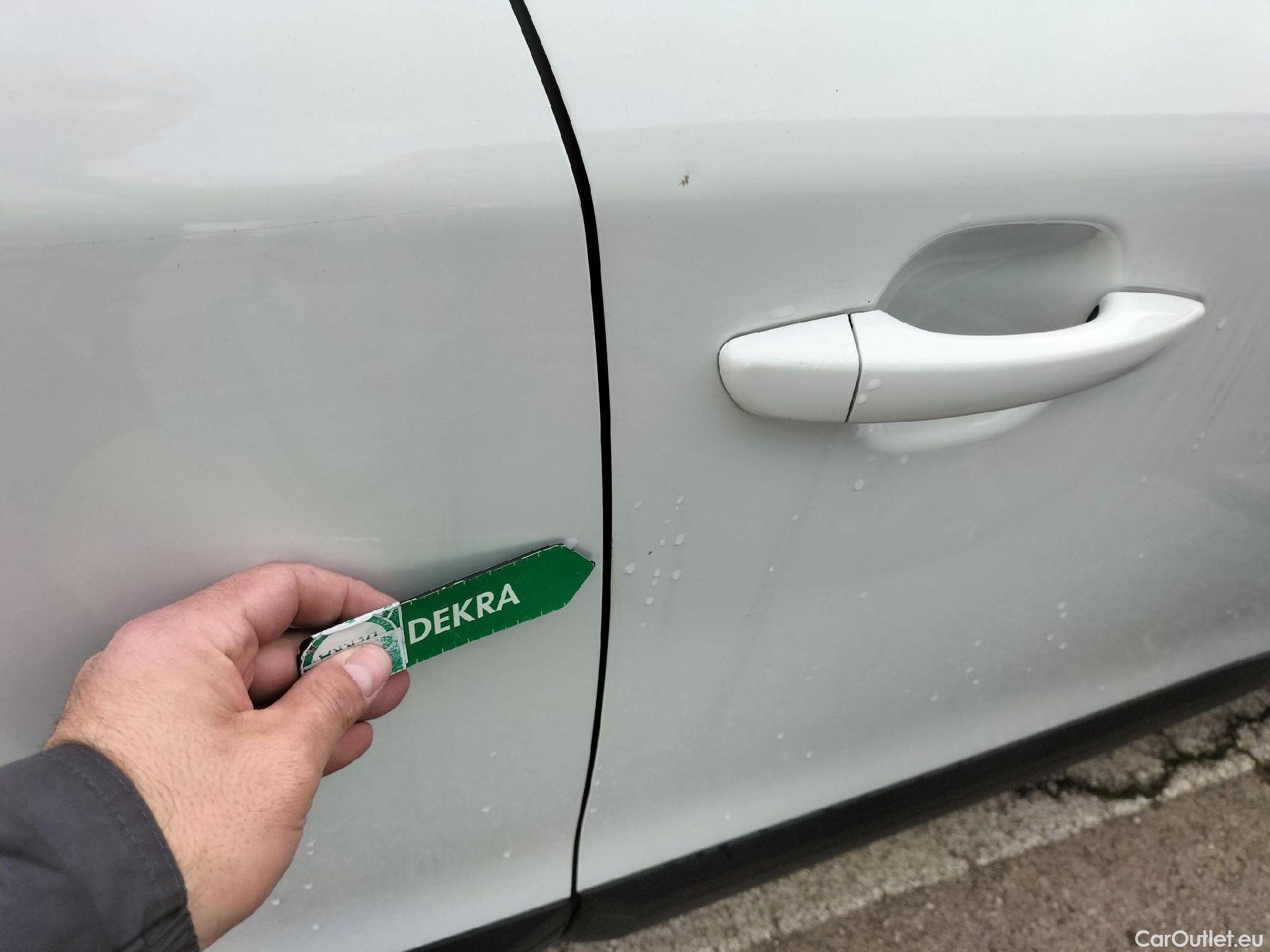  Peugeot  2008 PEUGEOT  / 2019 / 5P / todoterreno Active Puretech 100 S&S BVM6 #34